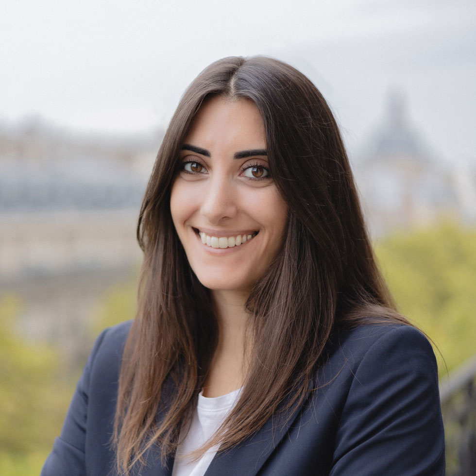 Lisa Aromatario, Gérant Privé